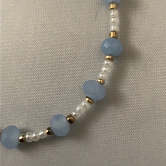 Blue and white bead bracelet - Picture 2 of 4